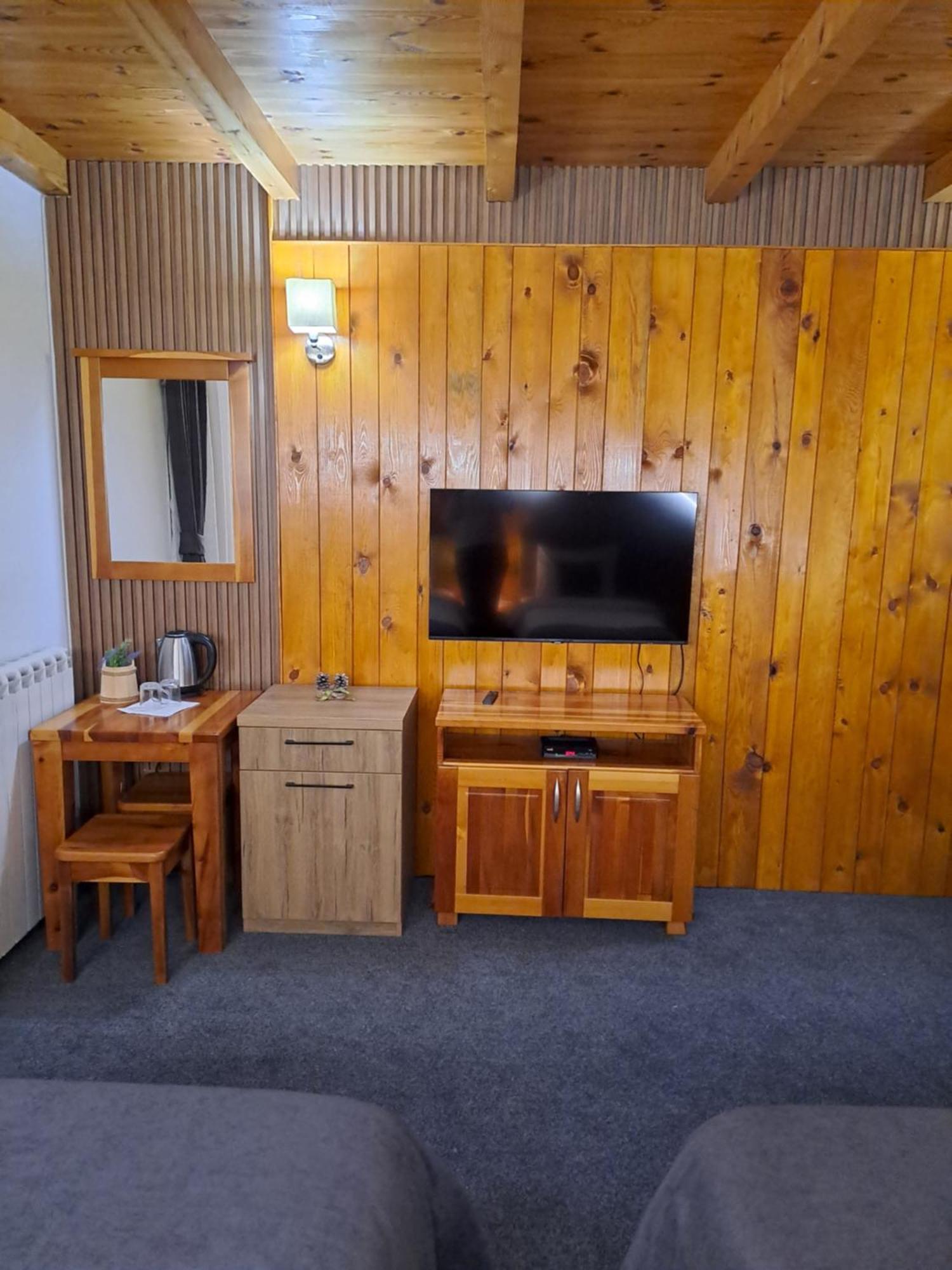Rooms And Apartmants Mirovic Kolašin Habitación foto
